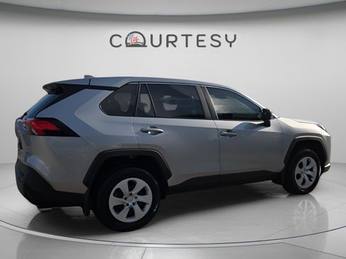 Certified 2025 Toyota RAV4 LE FWD image 5