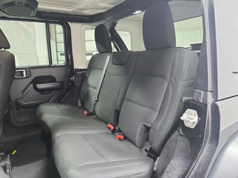 Used 2021 Jeep Wrangler Unlimited Sport AWD/4WD image 11