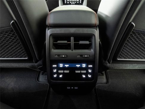 New 2026 Porsche Macan 4S Electric AWD/4WD image 21