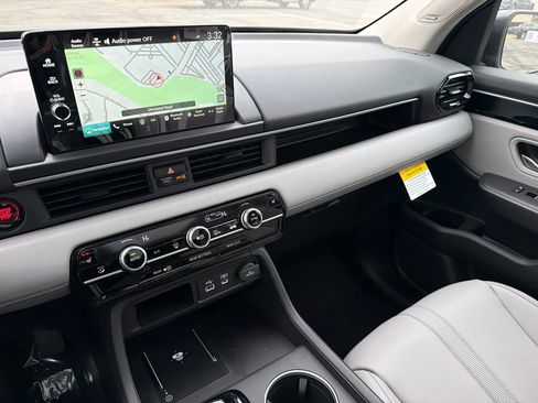 New 2025 Honda Pilot Touring image 27