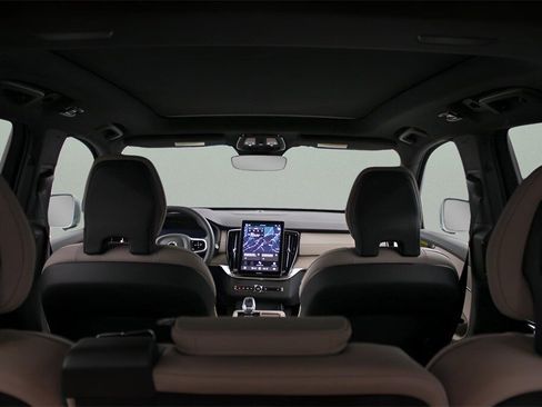 New 2026 Volvo XC90 B6 Plus w/ Protection Package Premier image 10