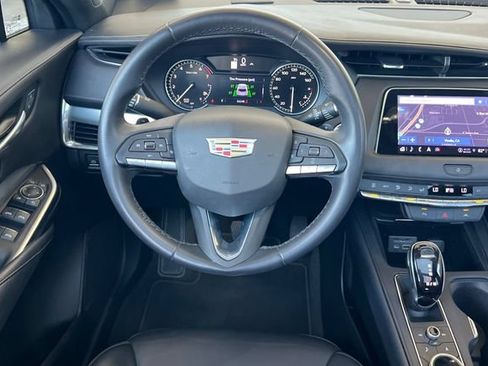 Used 2023 Cadillac XT4 Premium Luxury FWD image 17