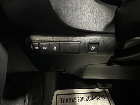 Used 2025 Toyota Corolla SE FWD image 17