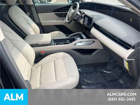 Used 2024 Lincoln Nautilus Premier w/ Equipment Group 102A image 17