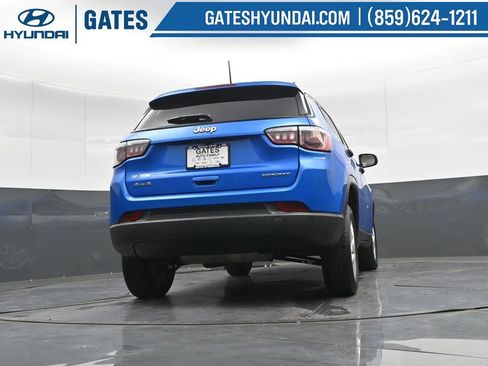 Used 2018 Jeep Compass Sport AWD/4WD image 29