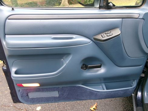 Used 1995 Ford F150 XLT image 15