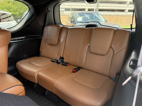 Certified 2024 INFINITI QX80 Sensory w/ Cargo Package AWD/4WD image 17