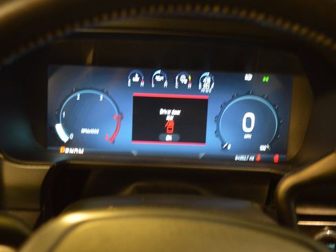 Used 2023 Ford F250 Lariat w/ Chrome Package image 16