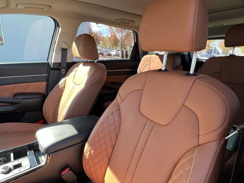 Used 2023 Kia Sorento SX Prestige image 16