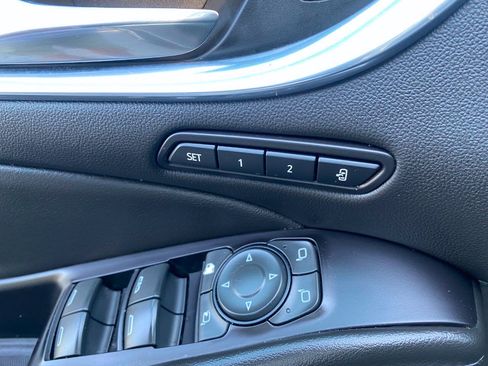Used 2020 Buick Enclave Avenir w/ Avenir Technology Package AWD/4WD image 18