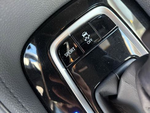 Used 2020 Toyota Corolla SE FWD image 20