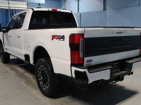 New 2025 Ford F250 Platinum image 30