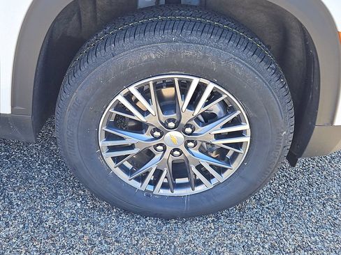 Certified 2025 Chevrolet Traverse LT AWD/4WD image 10