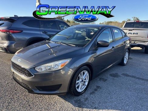 Used 2018 Ford Focus SE image 1