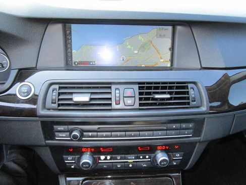 Used 2011 BMW 528i Sedan image 23