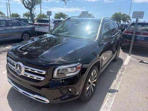 Used 2022 Mercedes-Benz GLB 250 image 1