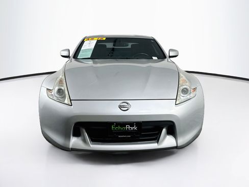 Used 2009 Nissan 370Z Touring w/ Aerodynamics Pkg RWD image 2