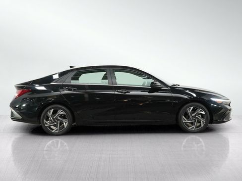 Used 2025 Hyundai Elantra SEL FWD image 6