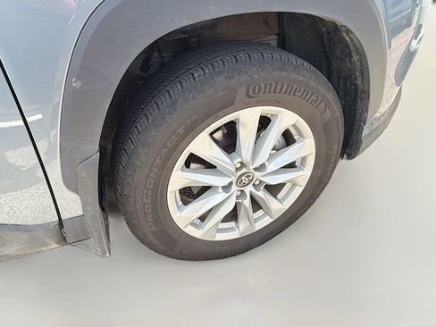 Used 2026 Toyota Corolla Cross LE AWD/4WD image 9