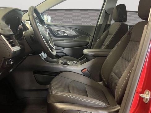 Used 2023 GMC Terrain SLE w/ Driver Convenience Package image 8