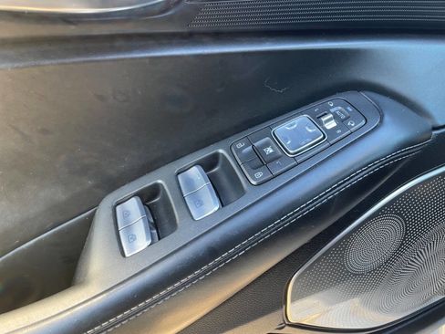 Used 2017 Genesis G90 3.3T Premium image 22