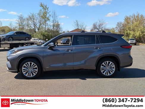 Used 2023 Toyota Highlander Platinum AWD/4WD image 6