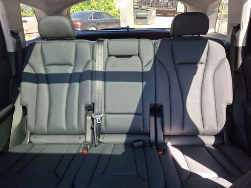Used 2023 Audi Q7 3.0T Premium Plus w/ Premium Plus Package AWD/4WD image 13