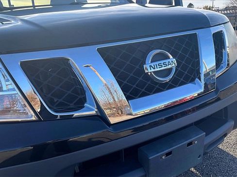 Used 2015 Nissan Frontier SV image 25