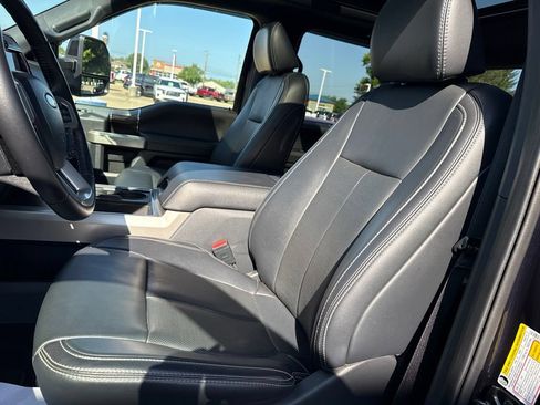 Used 2022 Ford F250 Lariat w/ Black Appearance Package AWD/4WD image 8