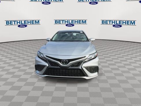 Used 2022 Toyota Camry XSE image 3