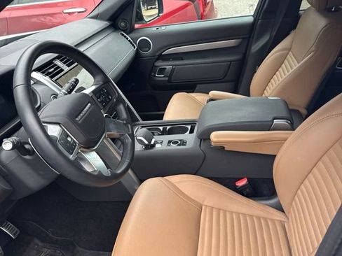 Used 2025 Land Rover Discovery Dynamic SE AWD/4WD image 7