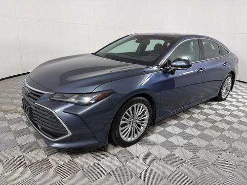 Used 2020 Toyota Avalon Limited w/ All Weather Liner Package FWD image 9