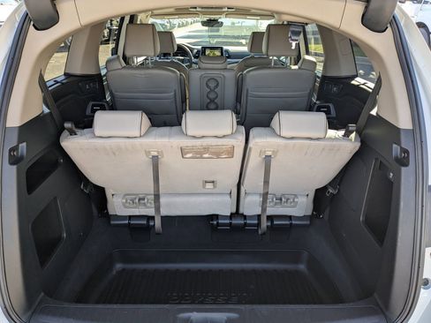 Used 2024 Honda Odyssey Elite image 15