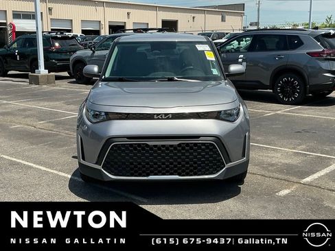 Used 2025 Kia Soul LX w/ LX Technology Package FWD image 3