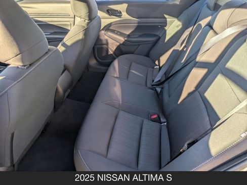 Used 2025 Nissan Altima 2.5 S image 15
