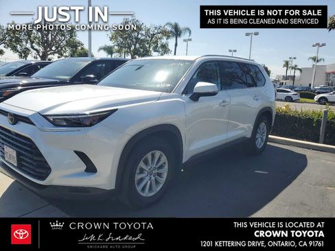 Used 2025 Toyota Grand Highlander FWD image 1