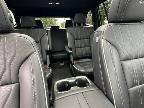 Used 2025 Buick Enclave Avenir w/ LPO, Floor Liner Package FWD image 15