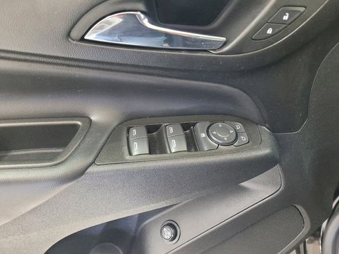Used 2022 Chevrolet Equinox LT FWD image 27