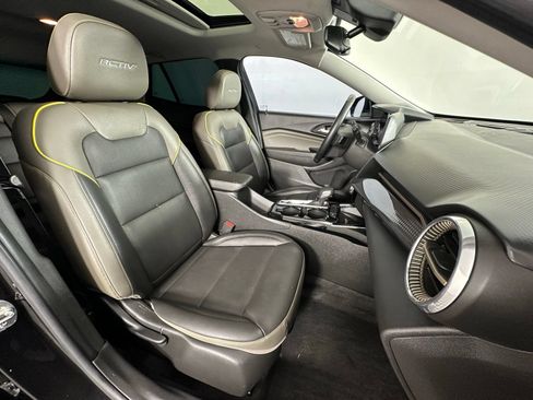Used 2025 Chevrolet Trax ACTIV w/ Sunroof Package FWD image 5