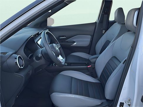 Used 2024 Nissan Kicks SR w/ SR Premium Package image 14