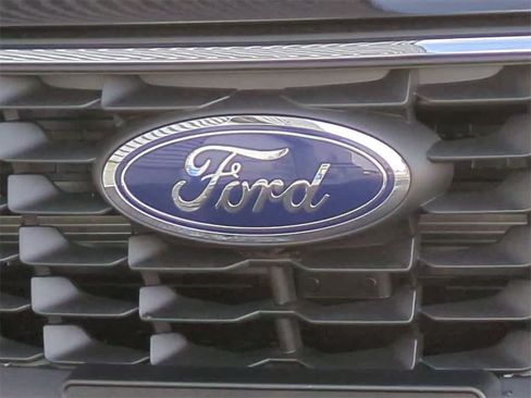 Used 2025 Ford Escape Active w/ Cold Weather Package image 11