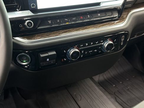 Used 2025 GMC Sierra 2500 SLE w/ SLE Value Package; image 30