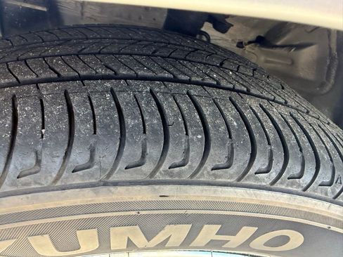 Used 2024 Nissan Versa S w/ S Plus Package image 24