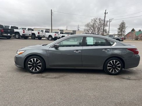 Used 2018 Nissan Altima 2.5 SV image 9