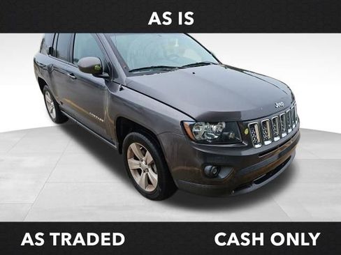 Used 2016 Jeep Compass Latitude FWD image 1