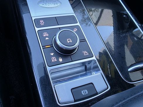 Used 2020 Land Rover Range Rover HSE image 34