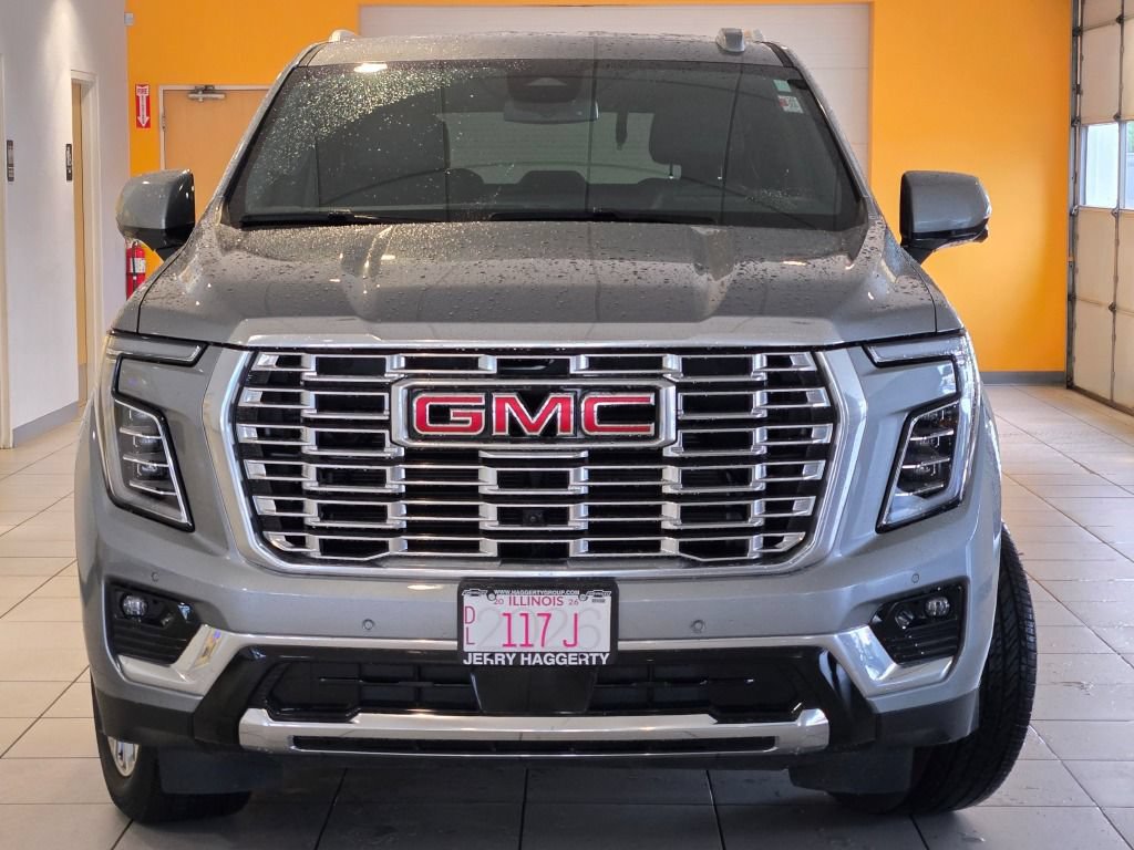 Used 2025 GMC Yukon Denali AWD/4WD image 3