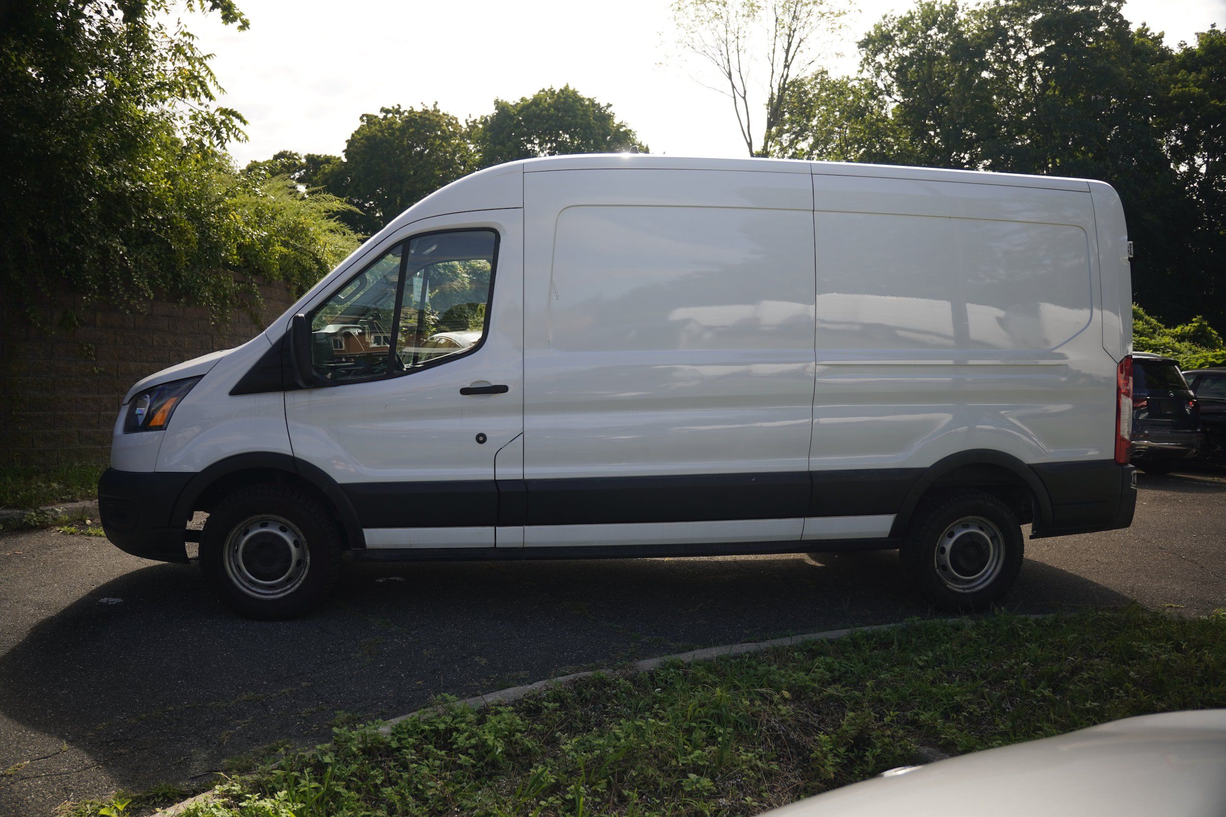 Used 2021 Ford Transit 250 Medium Roof w/ Load Area Protection Package RWD image 4