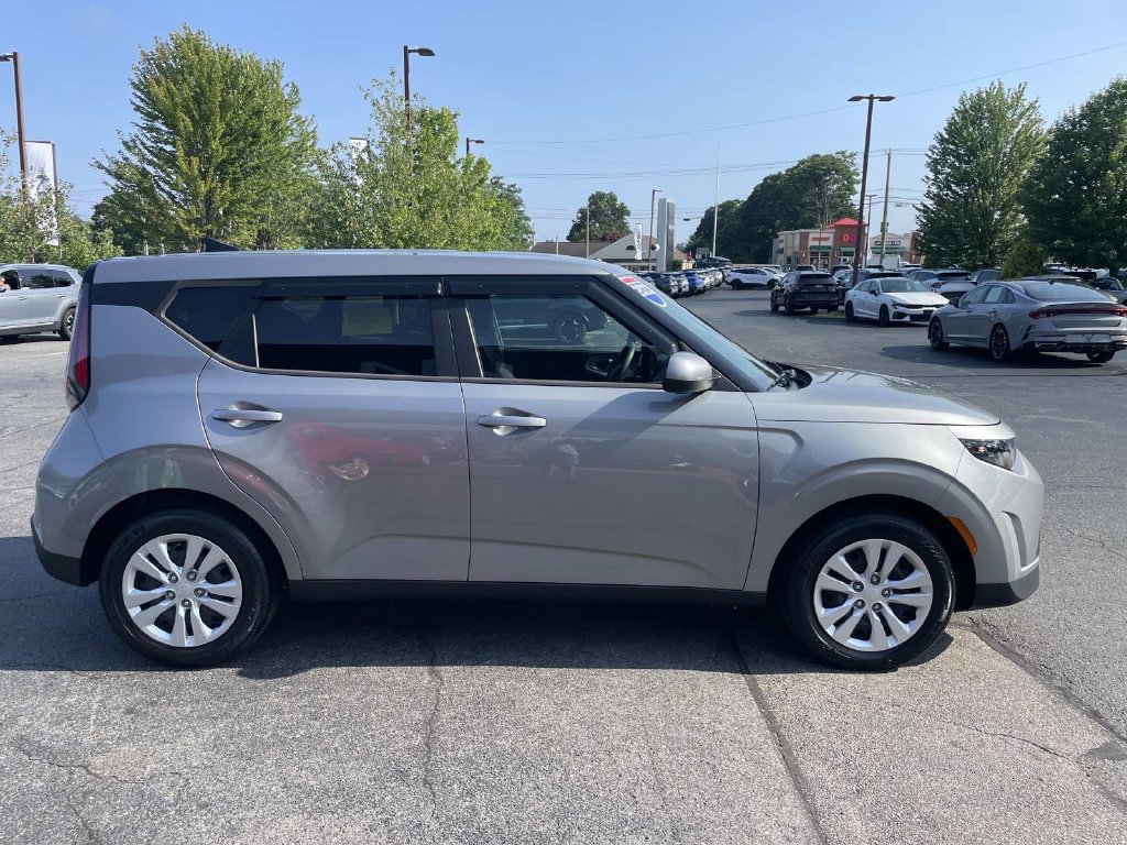 Used 2023 Kia Soul LX FWD image 8