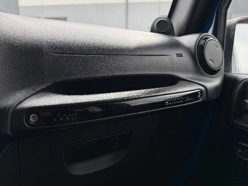 Used 2012 Jeep Wrangler Unlimited Sahara image 17